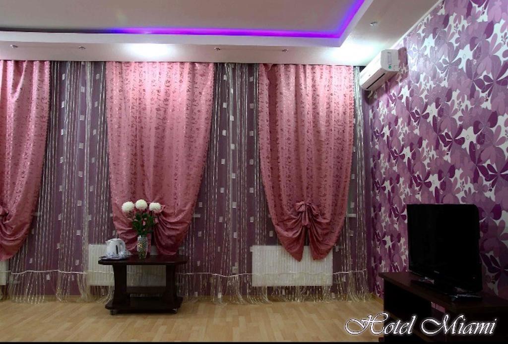 Hotel Miami Kharkiv Bagian luar foto