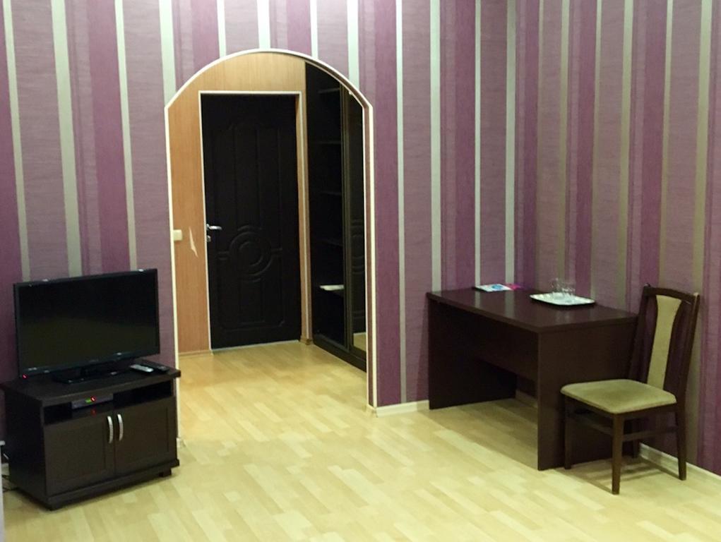 Hotel Miami Kharkiv Bagian luar foto